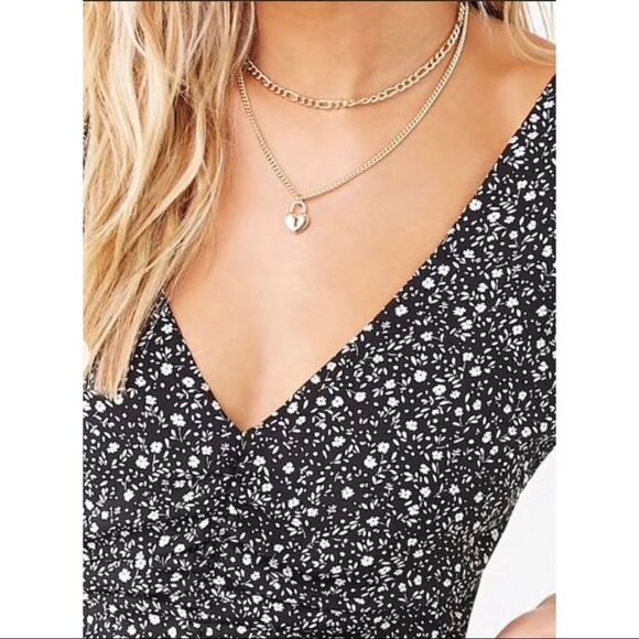 ✨ Floral Ruched Mini Dress✨ - Picture 4 of 5